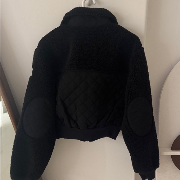 BRAND NEW WITH TAGS!!! ALO BLACK SHERPA EDGE JACKET. SIZE :S - Picture 2 of 12